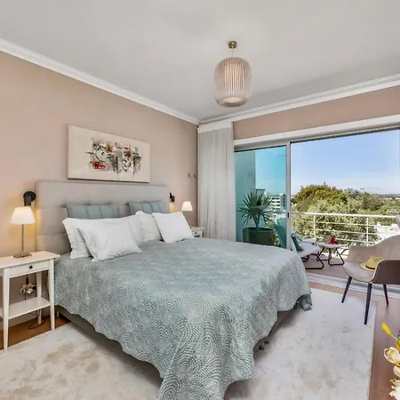 Holiday home Luxury In Serene Location With Pool & Private Garden