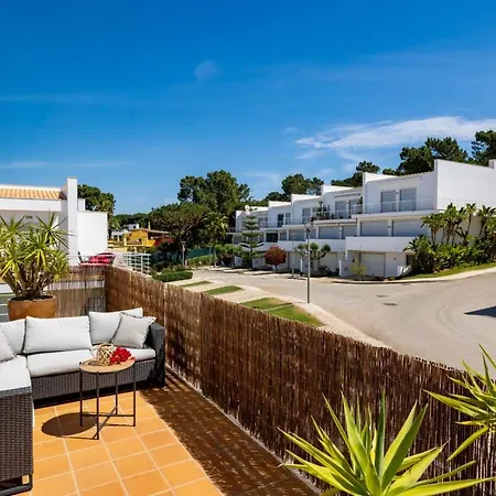 Holiday home Luxury In Serene Location With Pool & Private Garden *