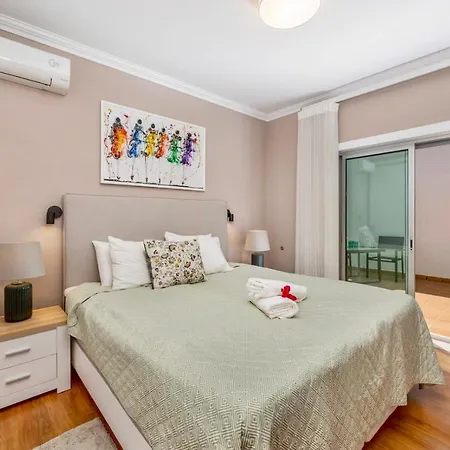 Luxury In Serene Location With Pool & Private Garden Quarteira