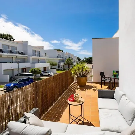 Luxury In Serene Location With Pool & Private Garden Quarteira