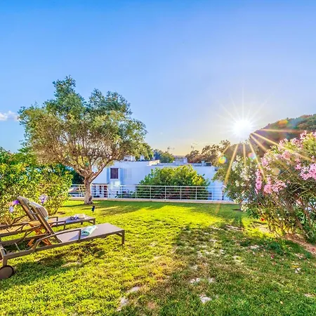 Luxury In Serene Location With Pool & Private Garden Holiday home Quarteira