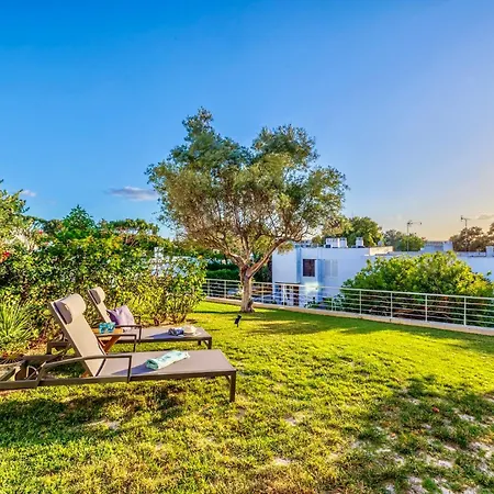Luxury In Serene Location With Pool & Private Garden Holiday home Quarteira